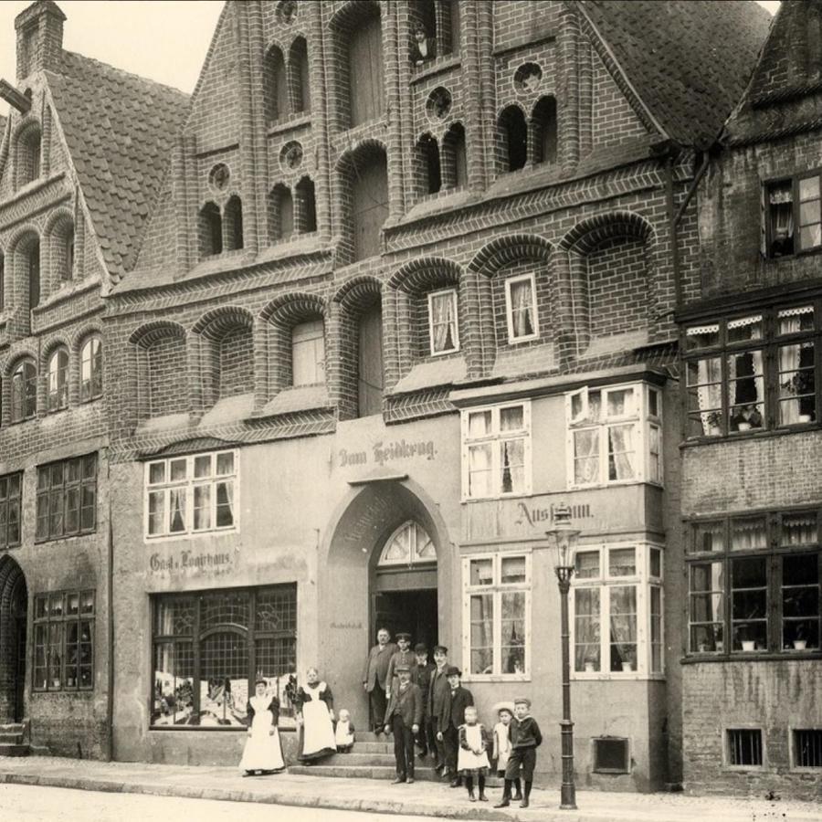 Hotel Zum Heidkrug & Cafe Lil Luneburg Exterior photo